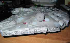 revell_millenniumfalcon_0006